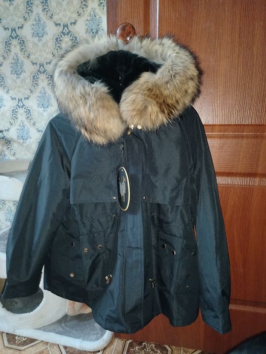 Продам  парку размер М (46-48)