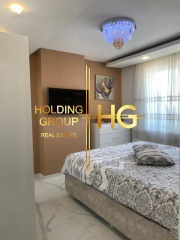 Продава се Тристаен апартамент в Варна, Възраждане 2 - 84 кв.м за 2500 €/кв.м - Снимка #4