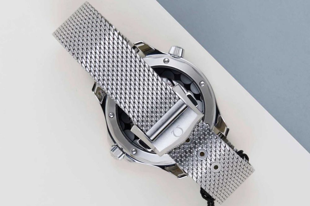 Omega Seamaster Diver 300M “Blue Wave – James Bond” – 41 mm