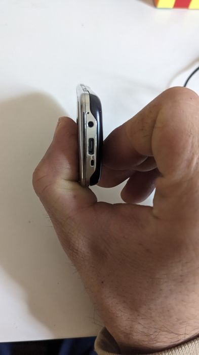 Nokia 6700 yaxshi xolatda