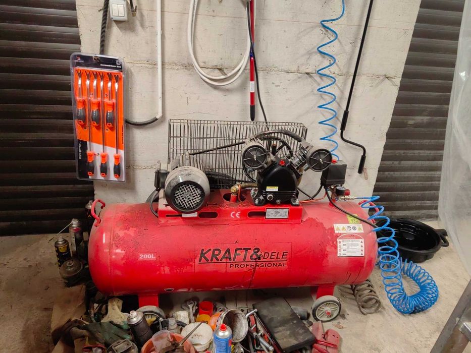 Compresor aer 200 litri trifazic