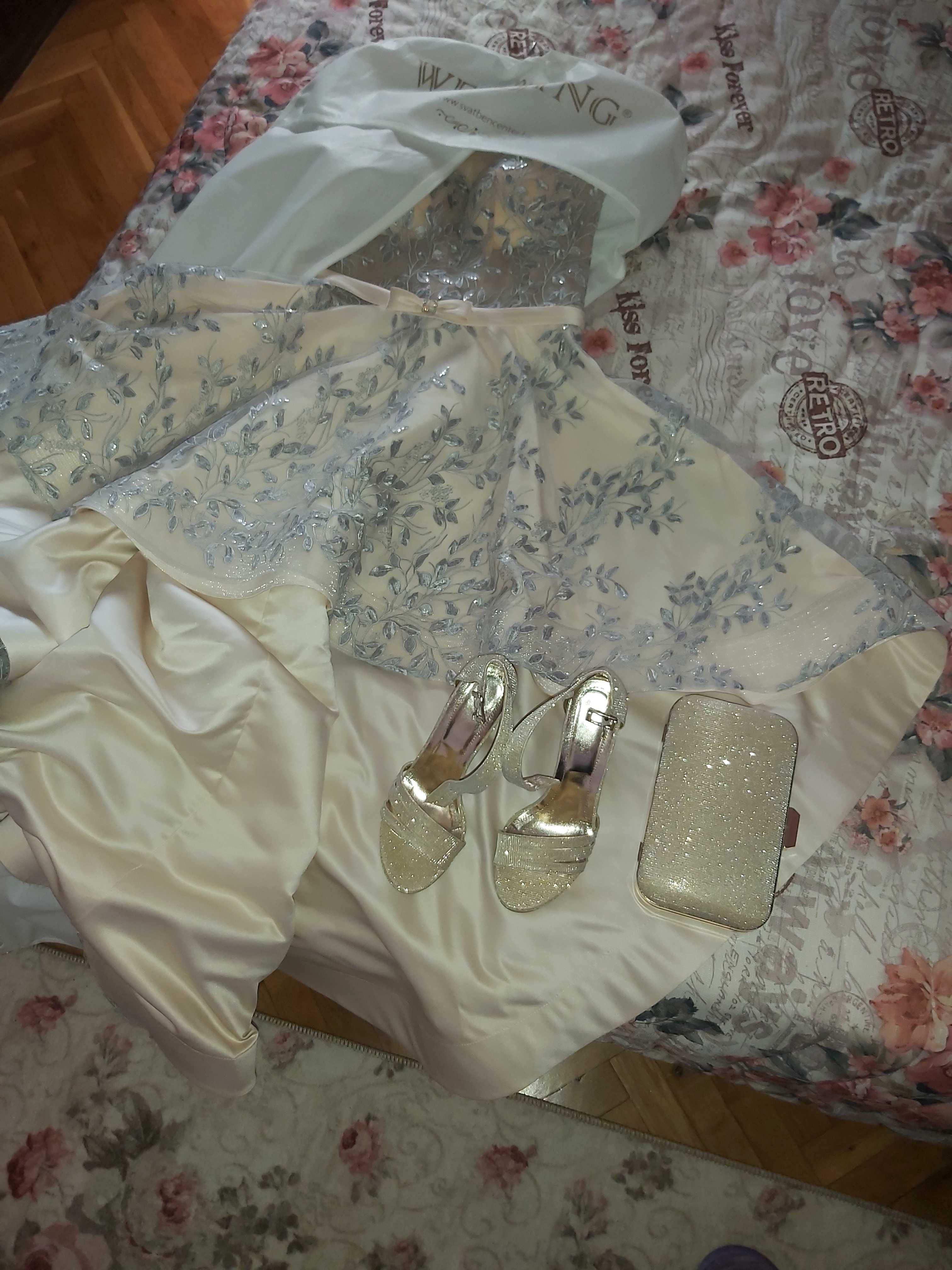 Уникална абитурентска рокля в комплект със сандали и чанта