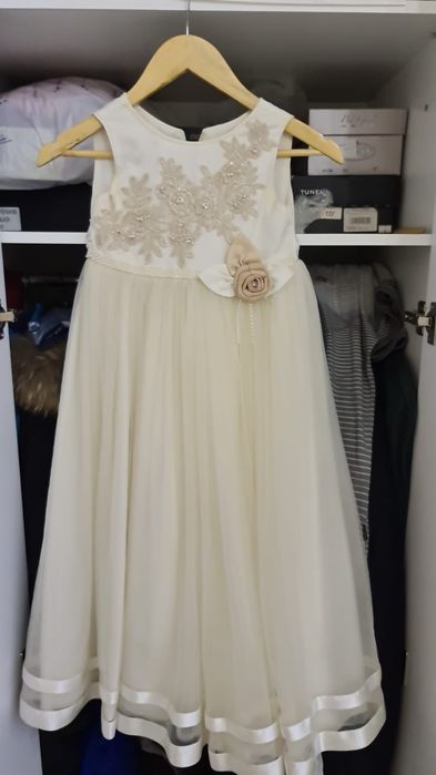 Платье детское белое бежевые