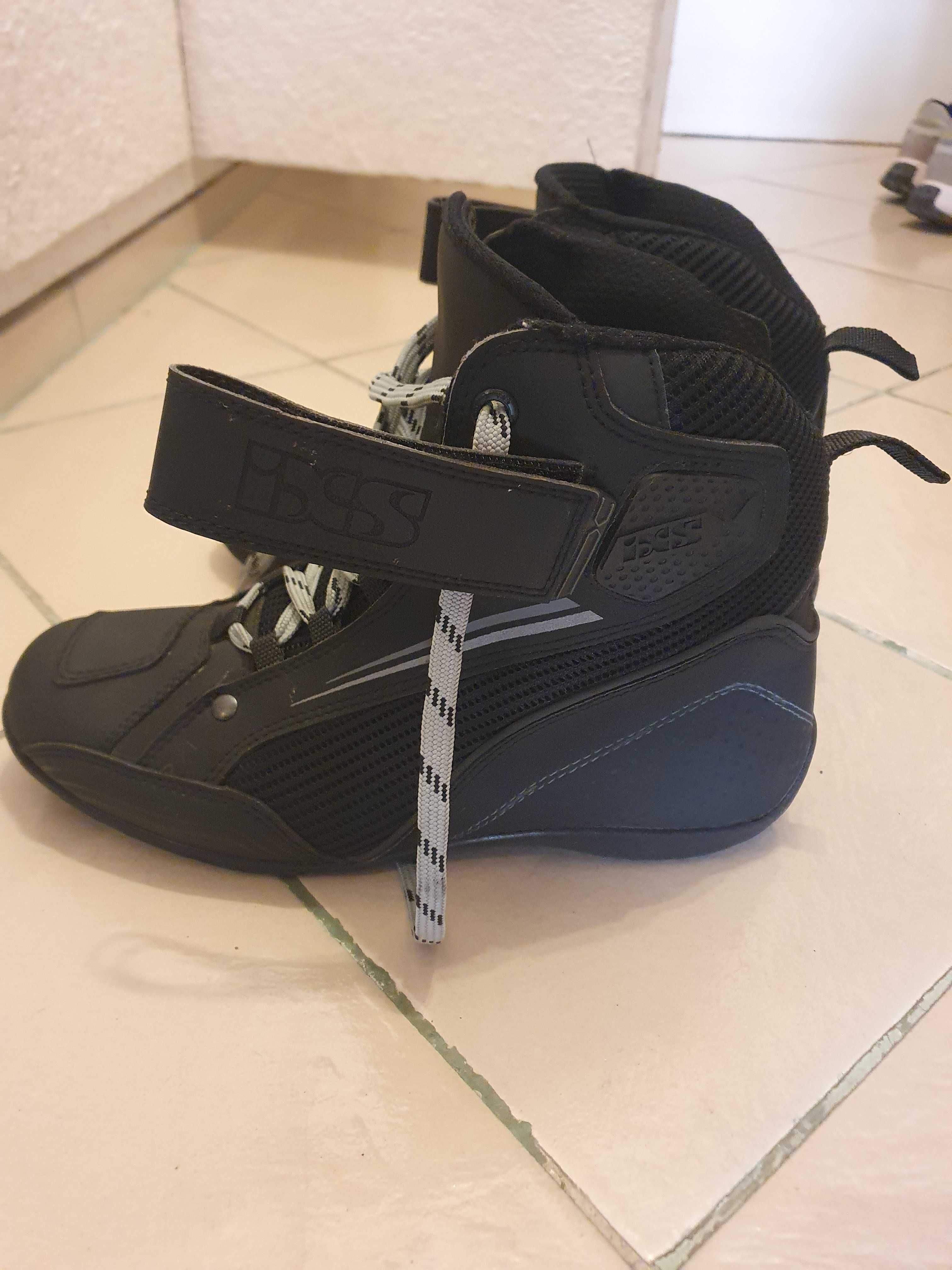 Мото боти IXS като нови