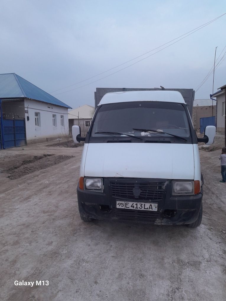 Машын сатылады 2000 жыл