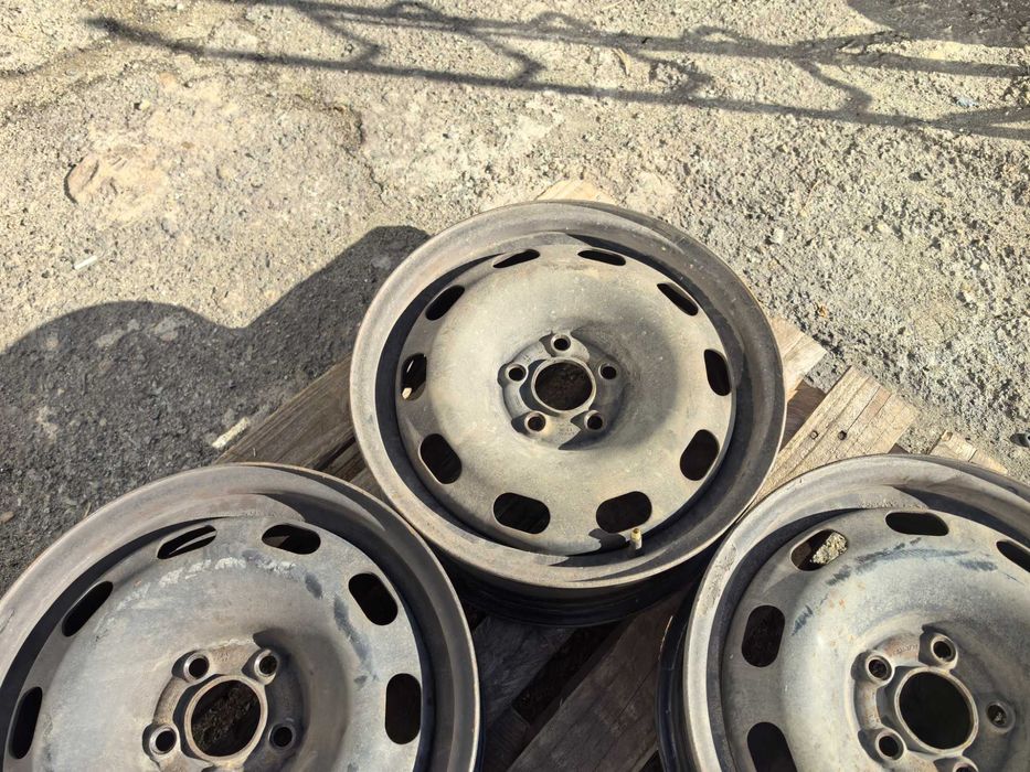 15 цола 5 х 100 мм Фолксваген / Ауди / Шкода / Сеат - 6 Инча / ЕТ 38