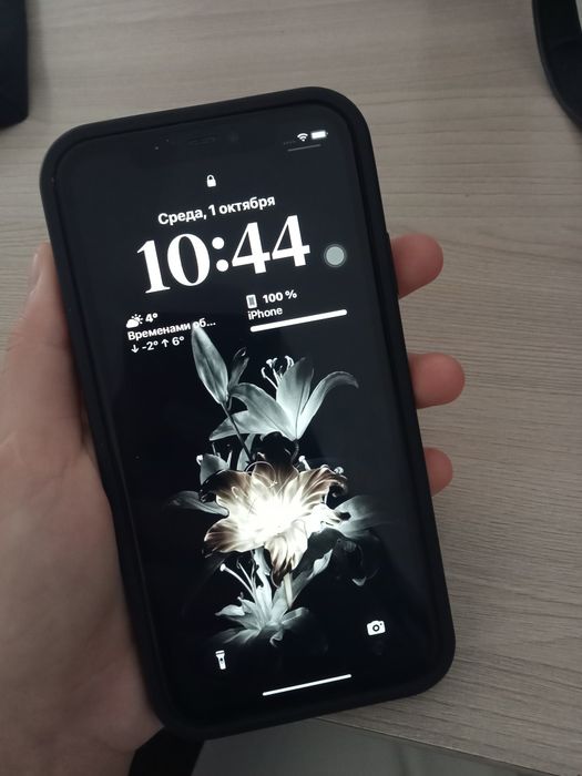 Айфон 11 срочно , память 64гб, акум 100%