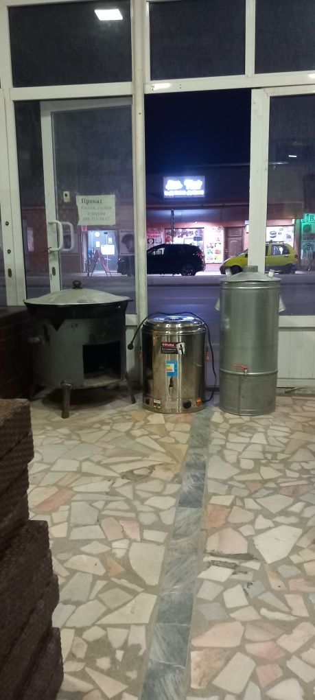 Стол , посуда , скатерть на прокат