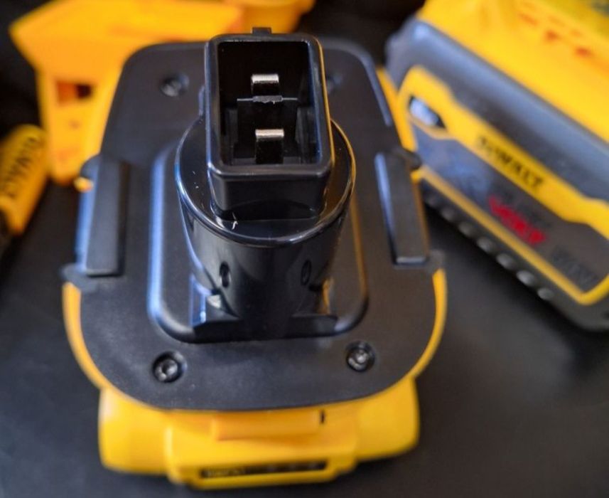 Адаптер за Dewalt DCA1820/18V
