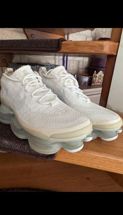 Adidași Nike Air Max Scorpion Flyknit, mărimea 40, ca noi