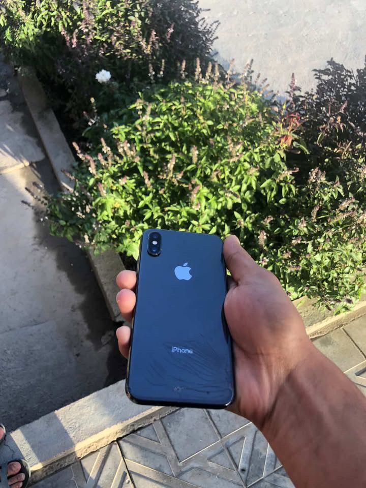 Iphone xs srochno sotiladi