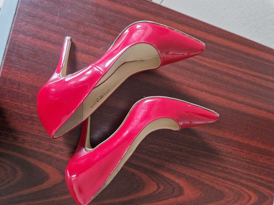 Pantofi stileto din lac culoare rosie