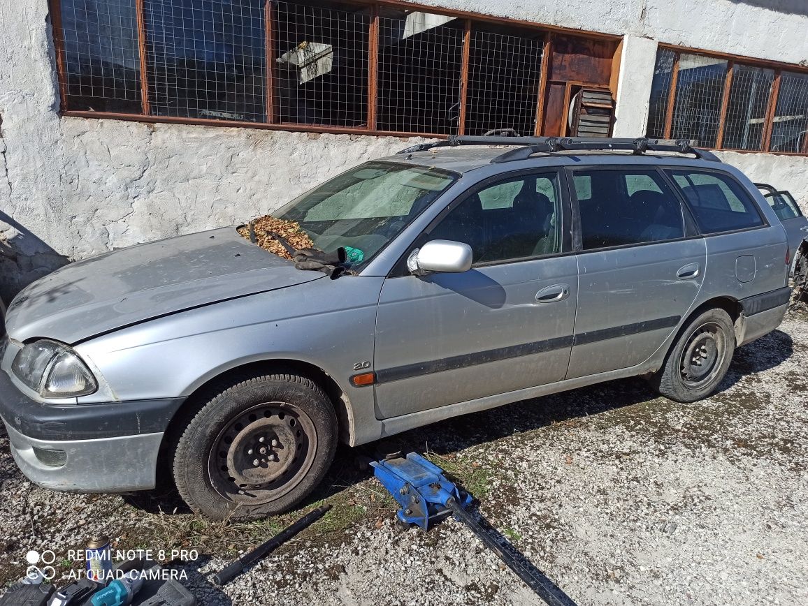 2 бр. Тойота Авенсис на части