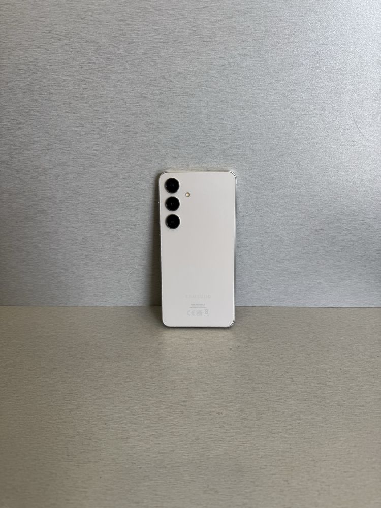 Продавам отличен Samsung S24 256 GB