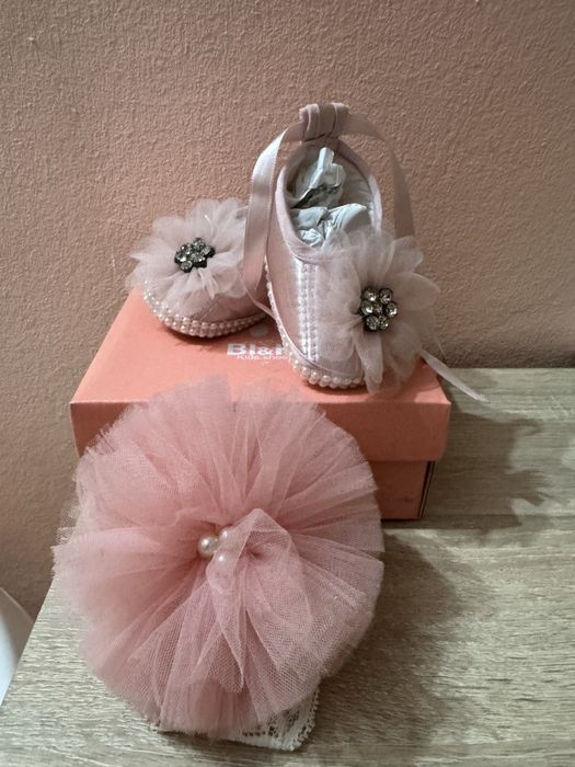 Set rochita 3-6 luni cu bolerou,pantofiori. Predare doar in Oradea.