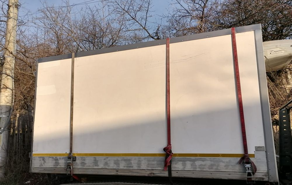 Cub container izolat depozitare, duba