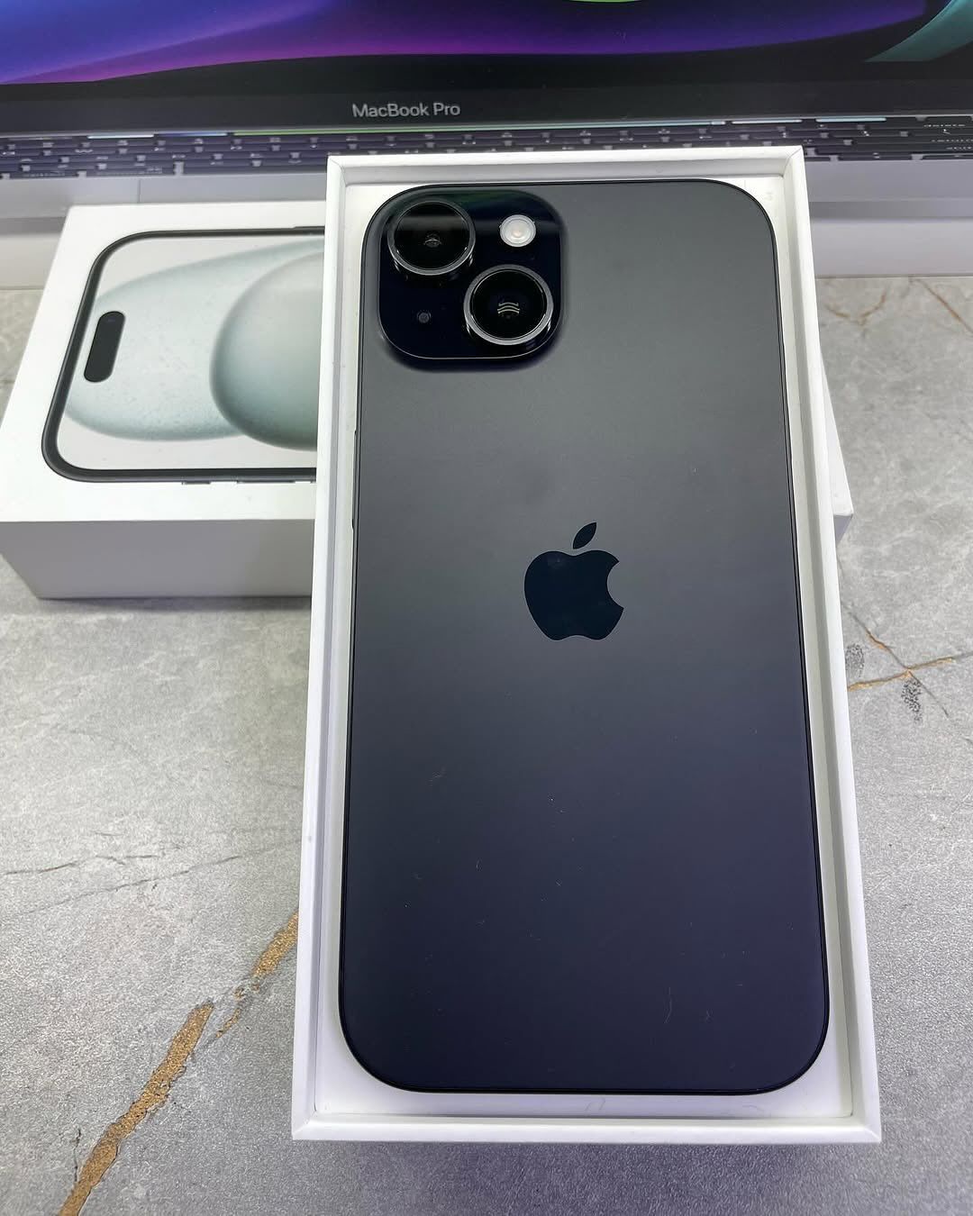 Iphone 15 ideal holatda