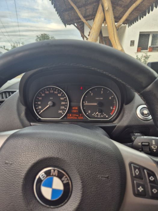 Bmw 120d manuala