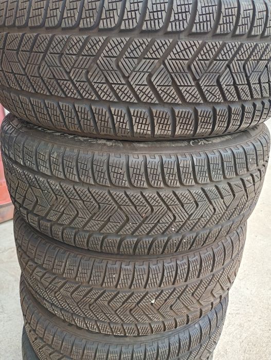 235/50/18 Pirelli scorpion