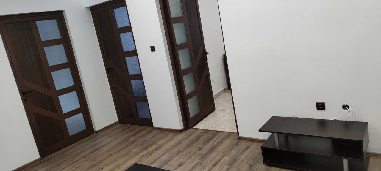 Дава се под наем Многостаен апартамент в Димитровград - 120 кв.м за 306 € - Снимка #7