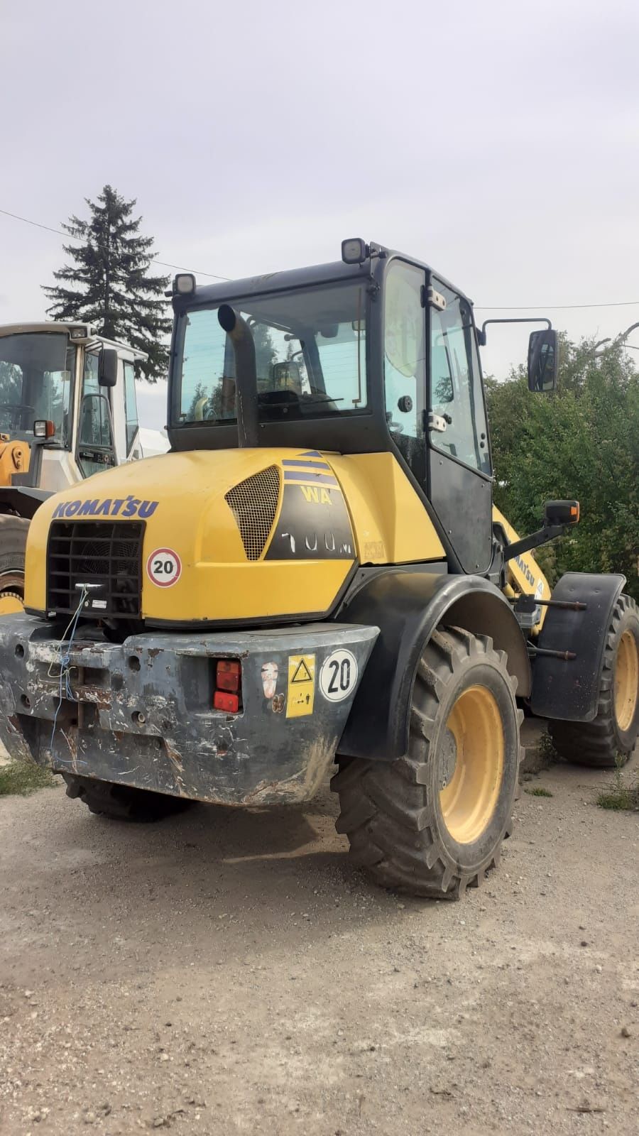 Vola marca Komatsu din 2006 unic propietar in tara are 7650kg