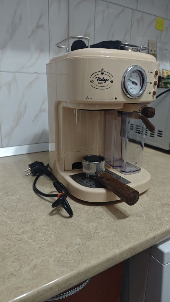 Vând Espressor manual MYRIA MY4443BG, 1.5l, 1250W, 15 bar, crem-maro