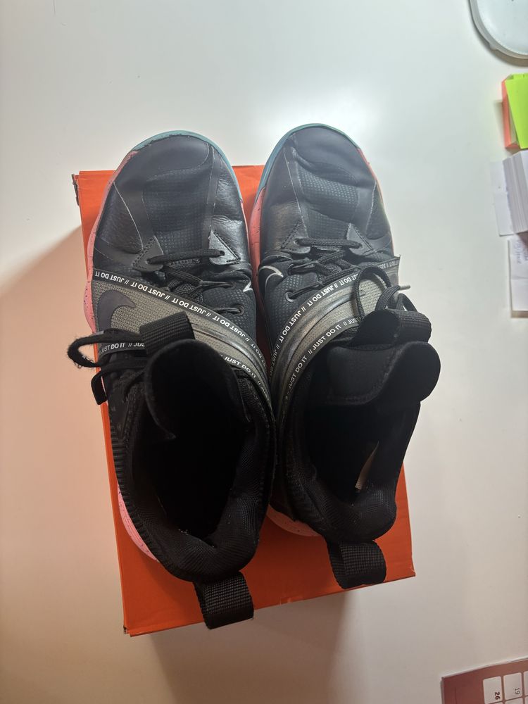 Nike Hyperset SE