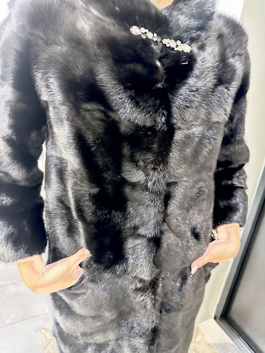 Продам норковую шубу люксового качества