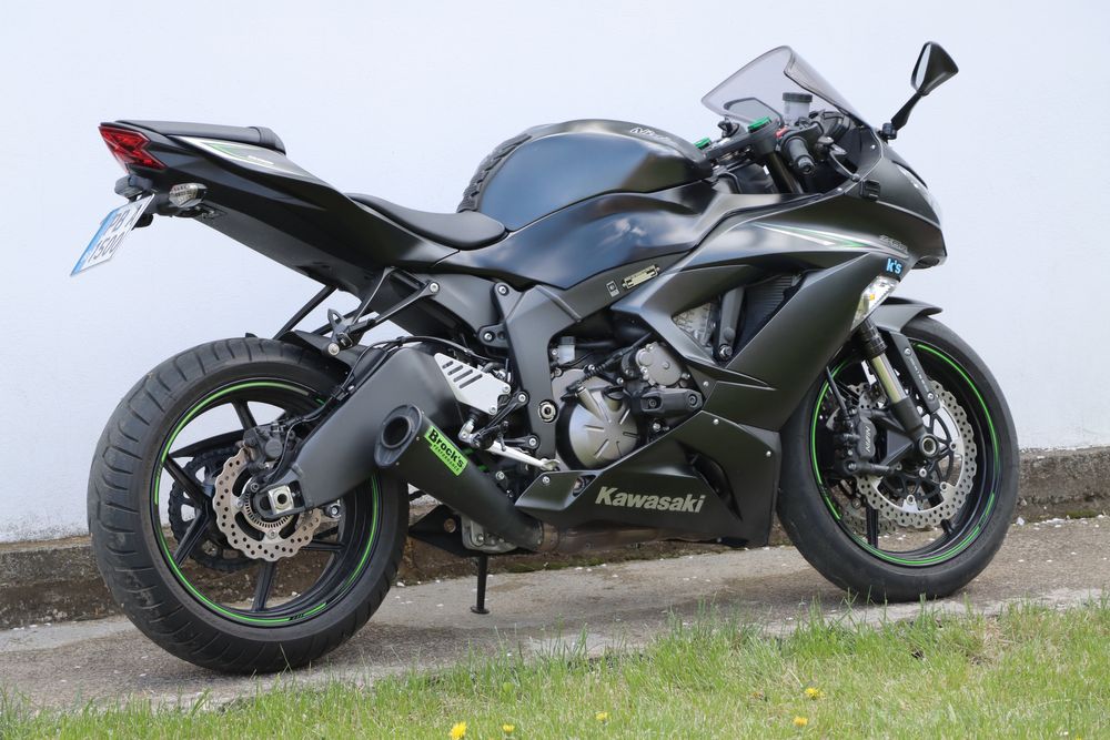 Kawasaki ZX6R 636