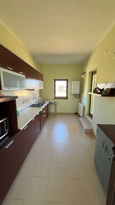 Apartament in Vila - Constanta 1000 mp construiti si 1000 mp teren