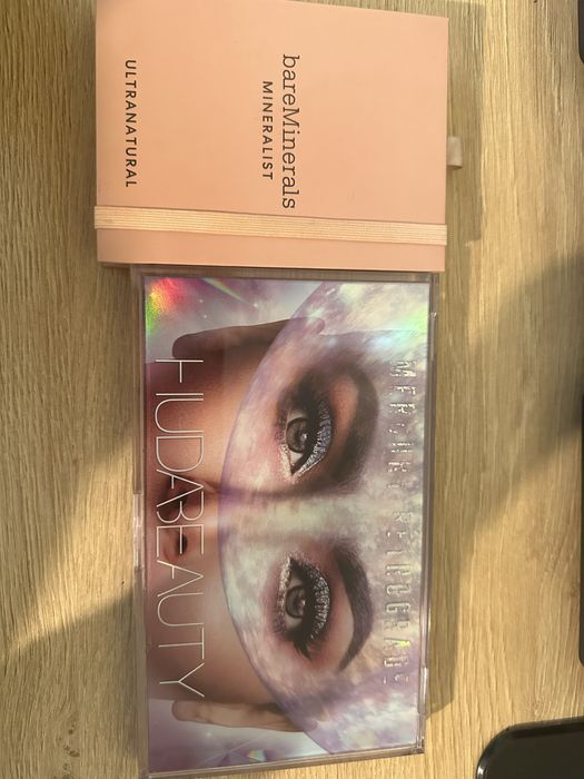 Комплект сенки bare minerals и huda beauty