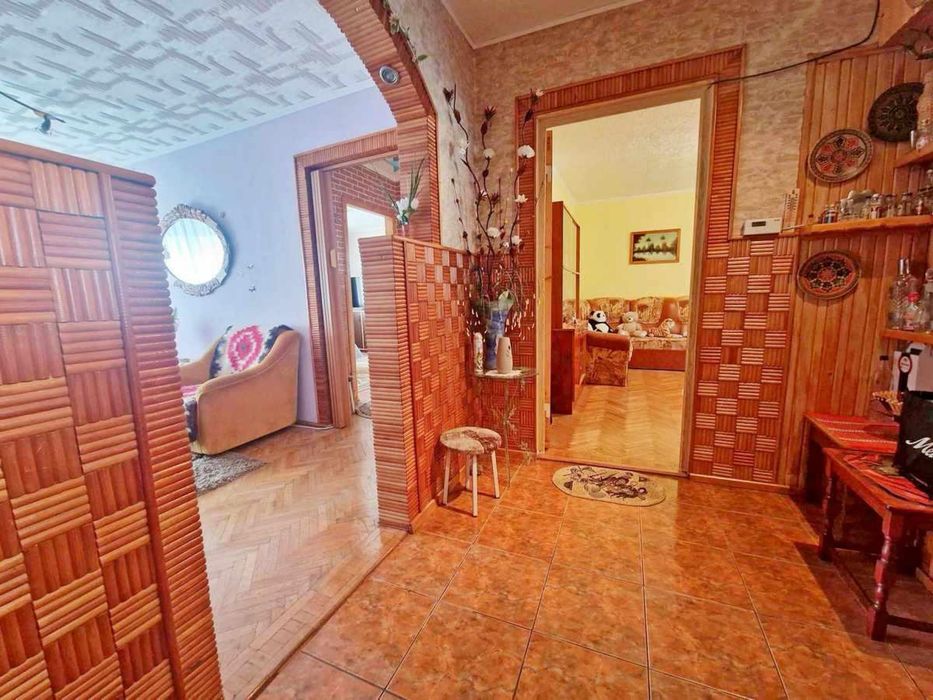 Vand apartament 3 camere 69.000 euro