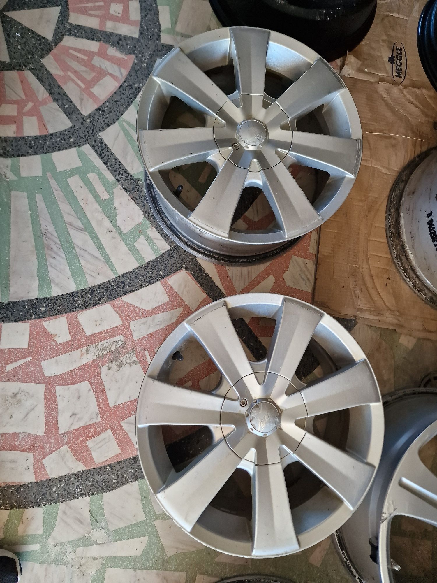BMW E90/91  3та серия 16 цола ET 38  Volksvagen T5Замъка Ямбол