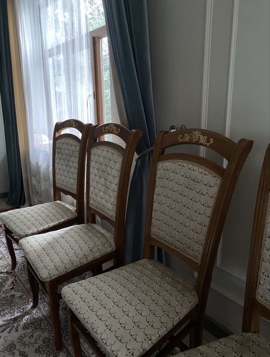 13 стульев 8000 за штуку