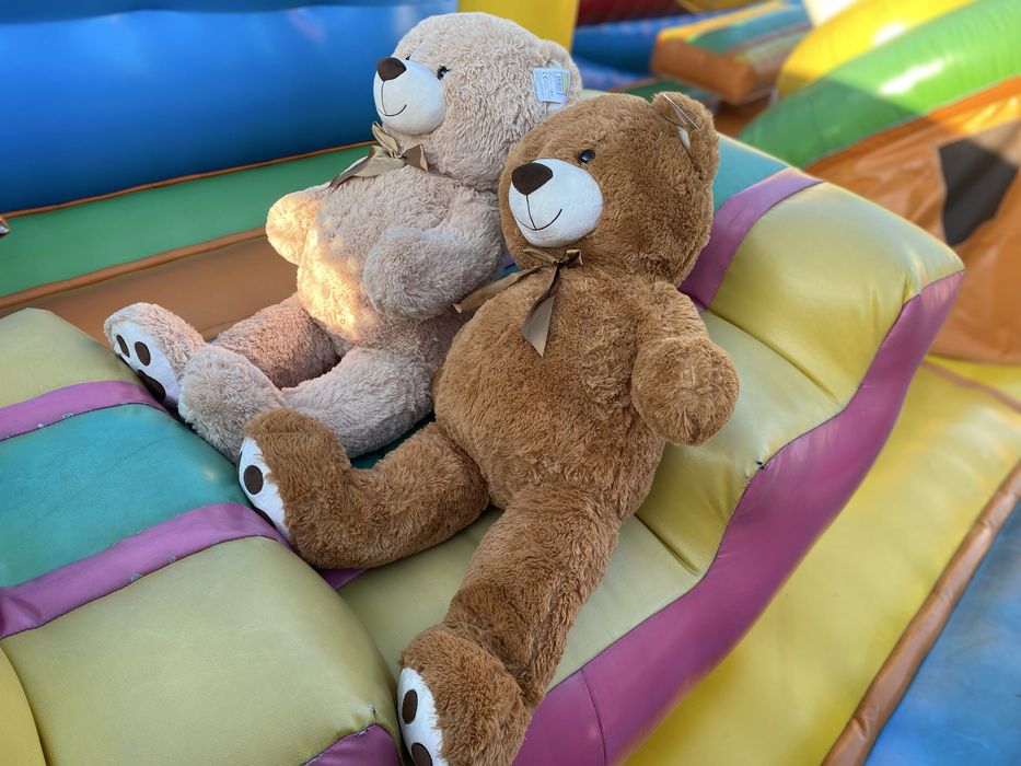 Големи плюшени мечоци – перфектният подарък за малки и големи!