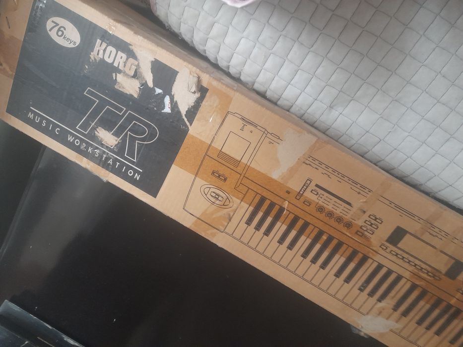Korg triton studio  76 key