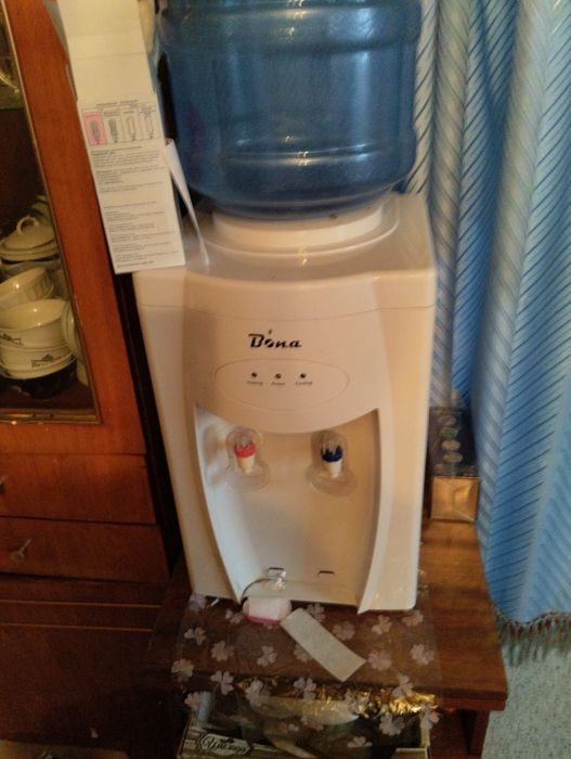 Кулер для воды горячая холодная