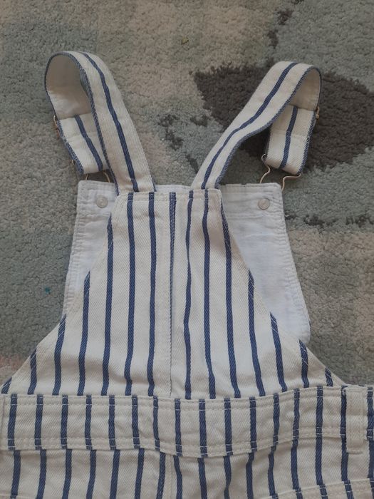 Детски дънков гащеризон бял H&M нов с етикет 4-5 години 110 см