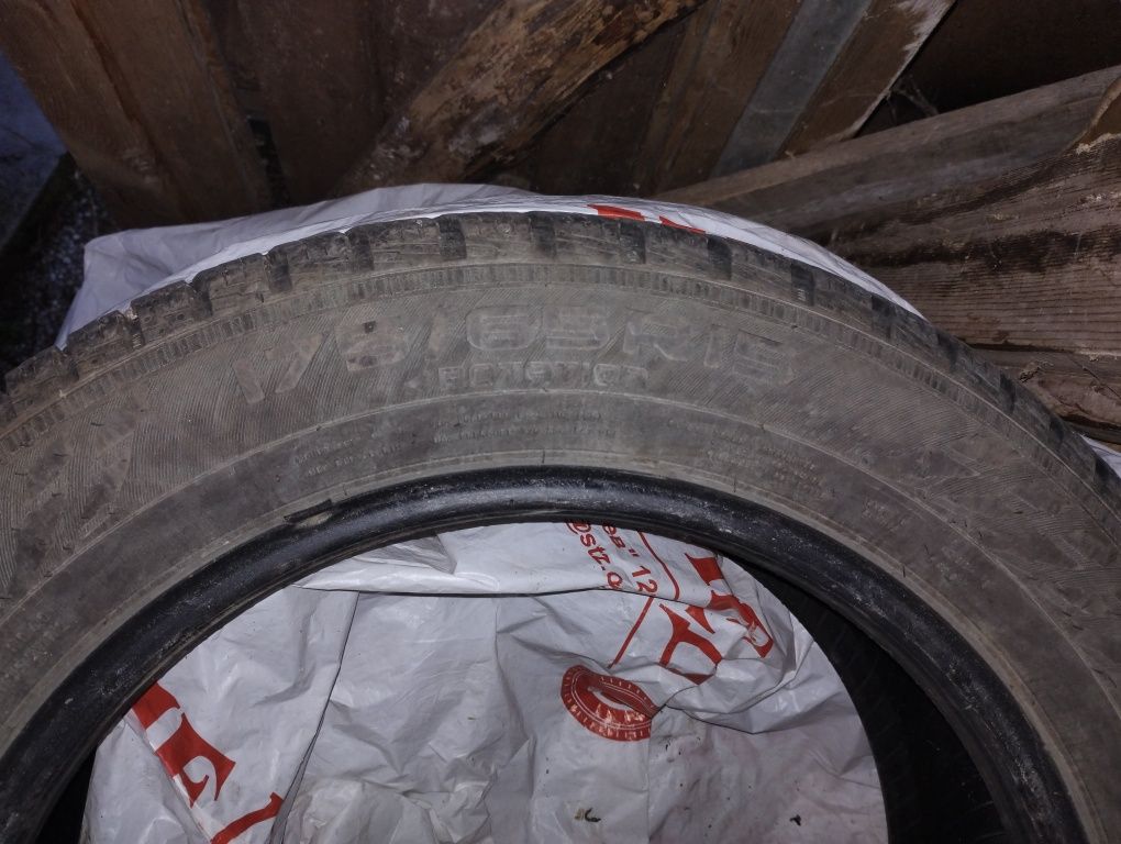 Зимни гуми Nokian Snowproof 175/65 R15 използвани