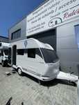 Rulotă nouă premium Hobby OnTour 390Sf pentru 4 persoane