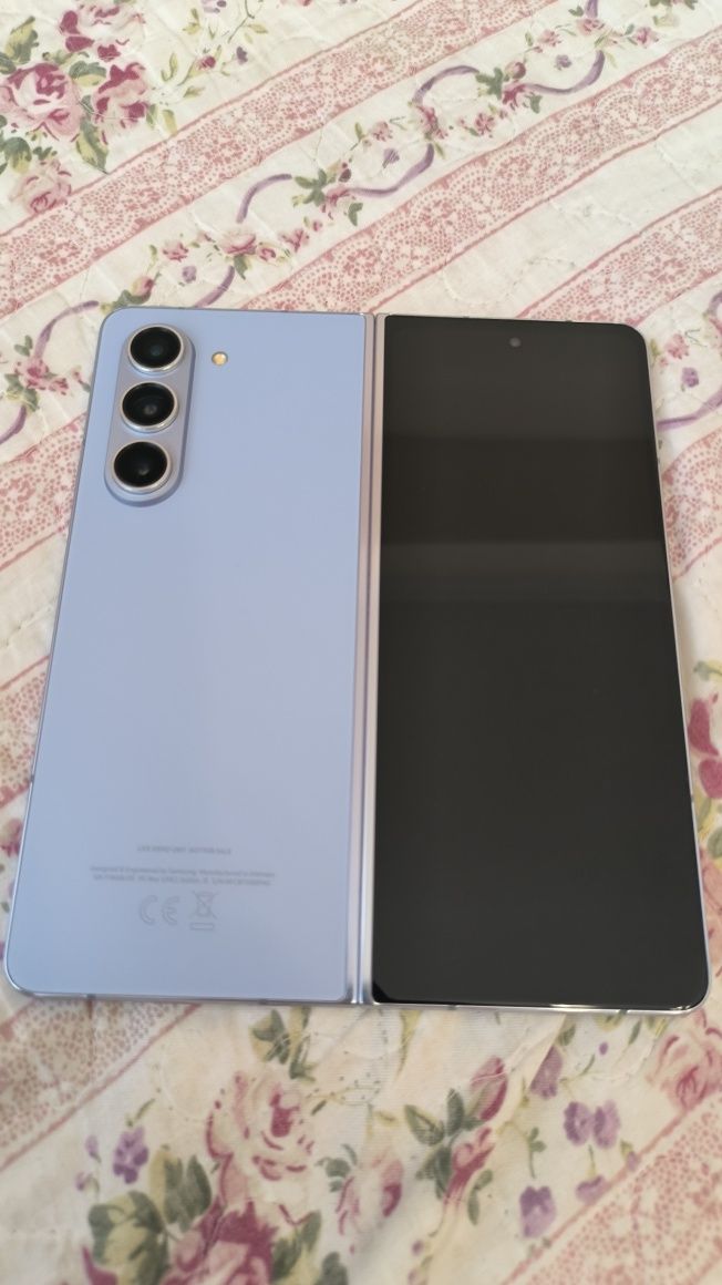 обменяю Samsung Galaxy Z Fold 5 Live Demo Unit