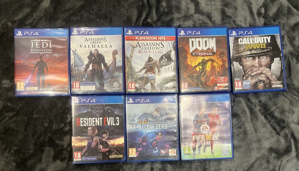 PlayStation 4 + зарядна станция + 2 контролера + 8 игри