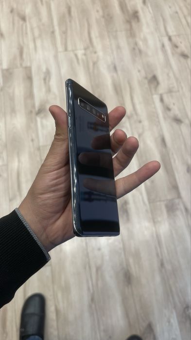 Самсунг S10 5g холати яхши экран Pixel куймаган мазза килиб ишлатасз