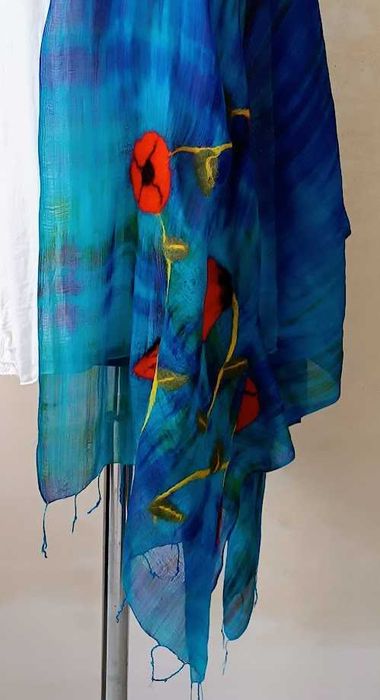 Филцов шал , ръчно изработен чрез мокро плъстене