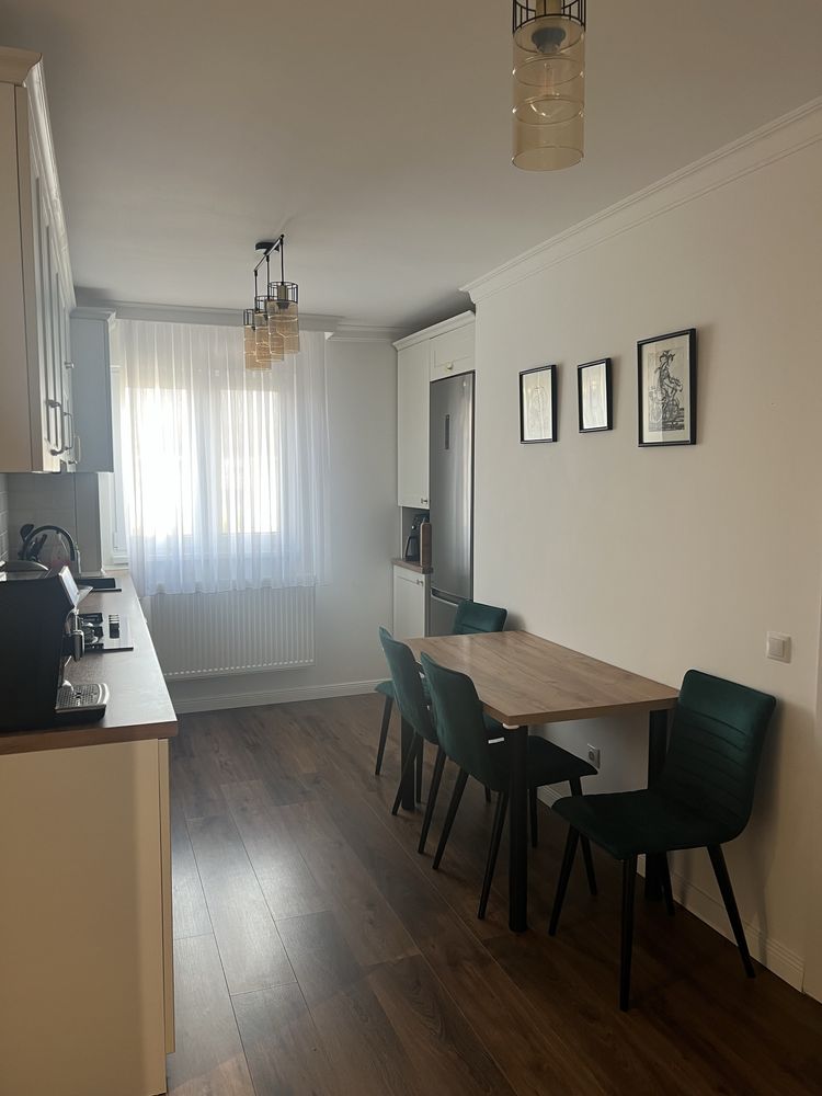 Apartament tip AN decomandat 3 camere - 2 bai - 2 balcoane
