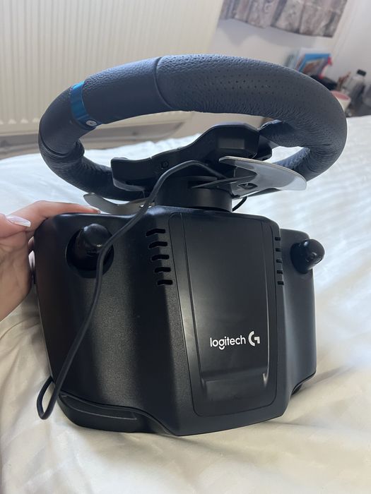 Volan cu pedale si schimbator logitech , g29