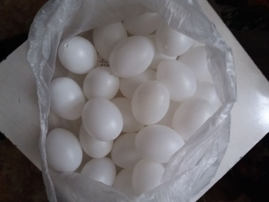Яйца пластмассовые. Новые. Для рукоделия.
