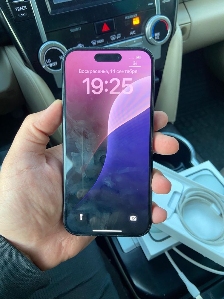 Iphone 15  black