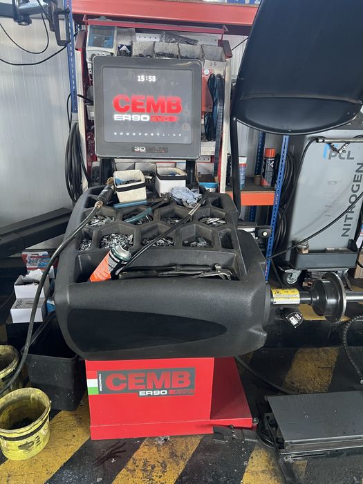 Masina de dejantat MB cu prindere centrala si masina echilibrat CEMB