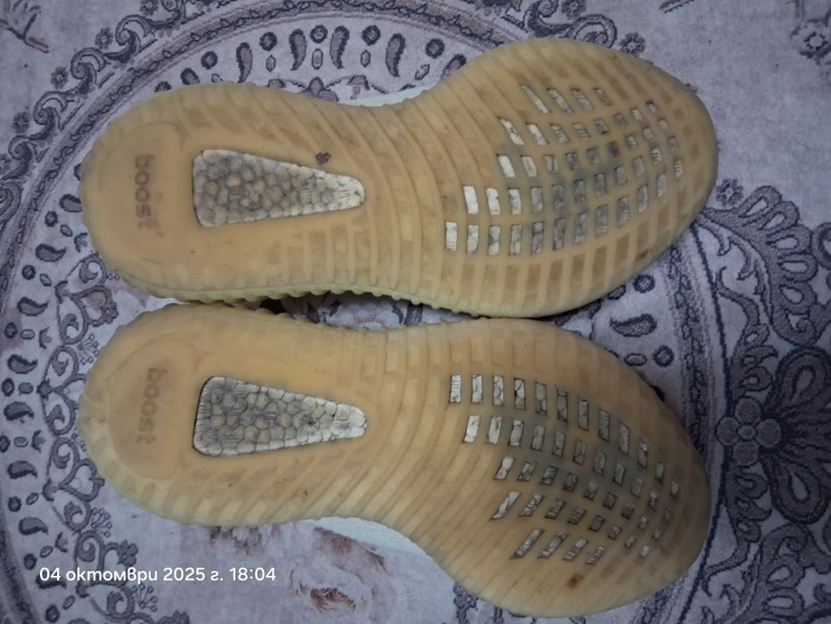 Adidas yezzy 350 v2 Cream номер 43 1/3 ( 27,5 см )